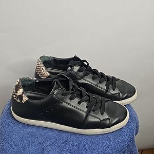 Sneakers by Banana Republic Leather Black Faux Snakeskin Size 8